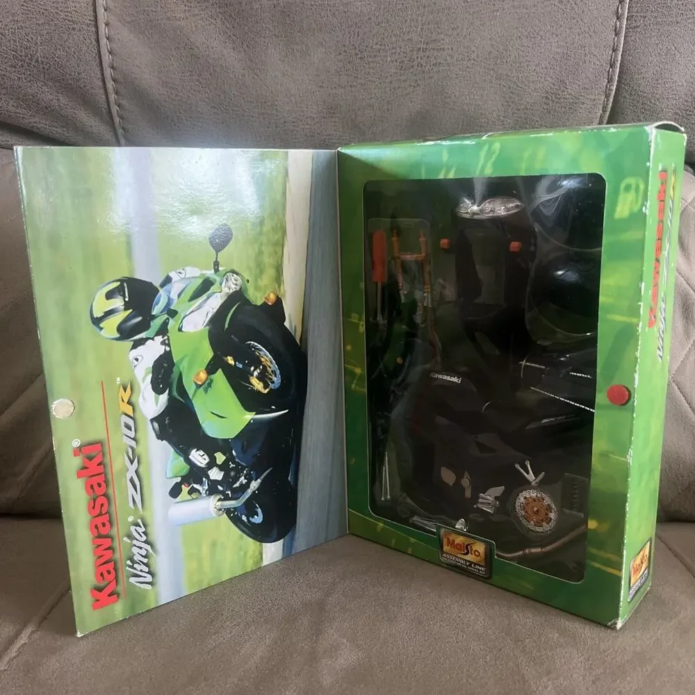 MAISTO 2005 KAWASAKI NINJA ZX-10R Black 1/12 :DIECAST KIT #39055